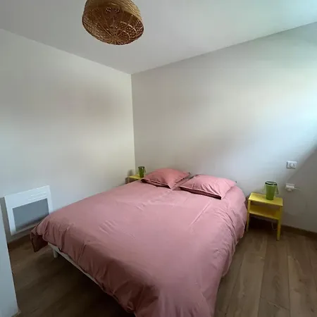 Cigogne Et Sanglier Châtenois